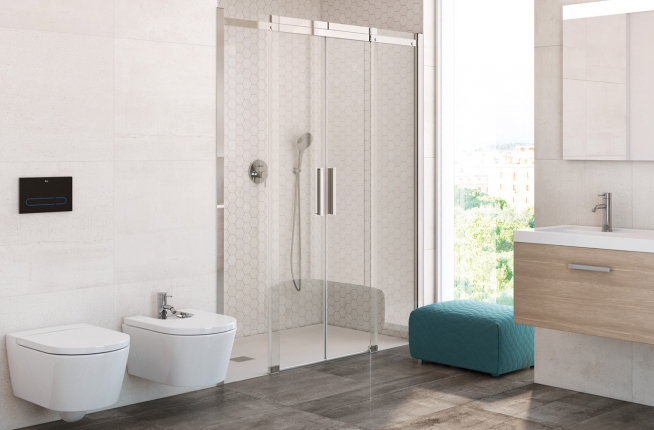 Bathroom for families by Roca